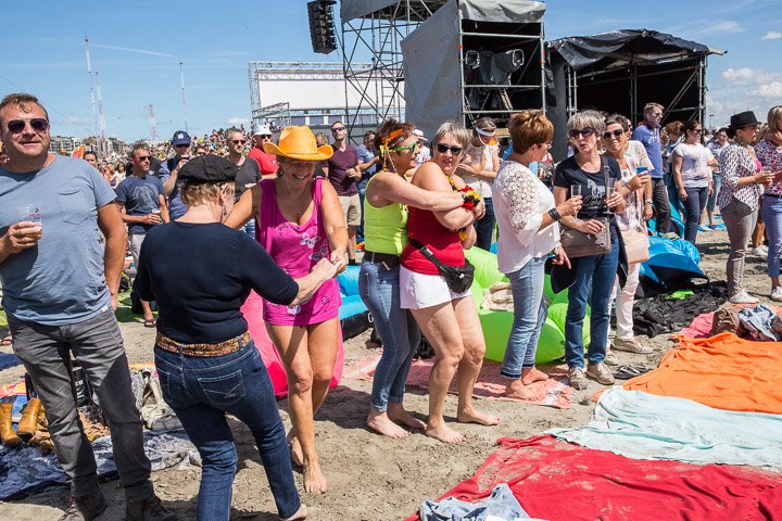 Sfeer @ Nostalgie Beach Festival 2018, foto 12, foto's door Marc Verdonck - FrontView Magazine