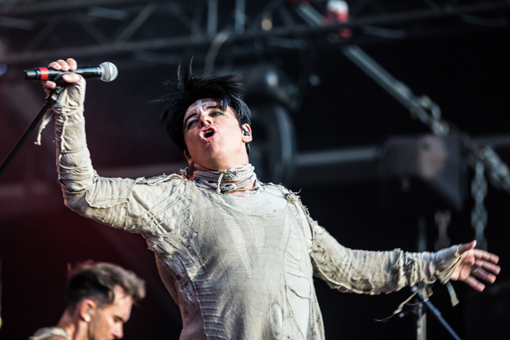 Gary Numan @ Lokerse Feesten, picture 12, photographed by Zourab Moussaev - FrontView Magazine
