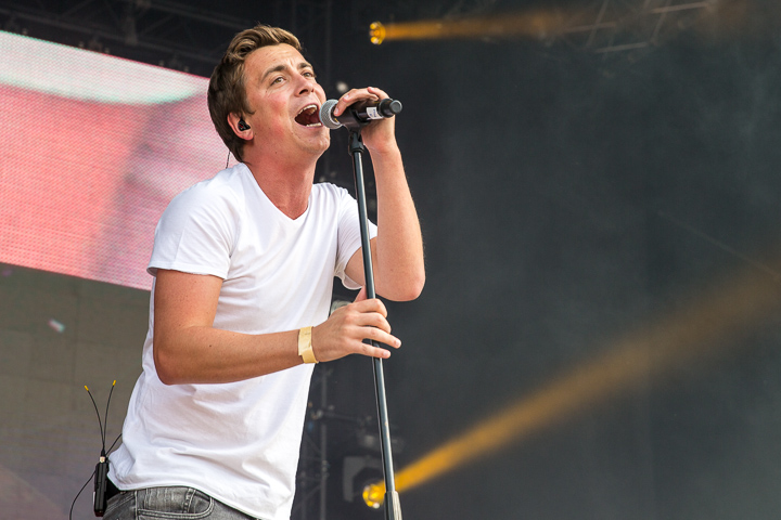 Niels Destadsbader @ Antwerp Pride Closing Festival, picture 5, photographed by Marc Verdonck - FrontView Magazine