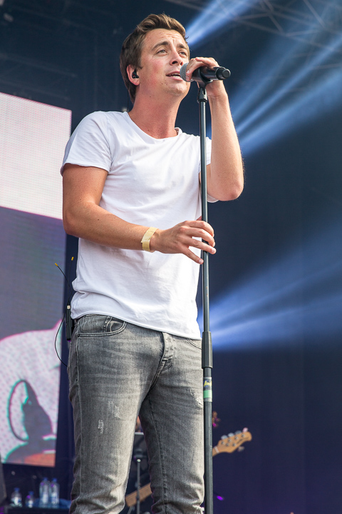 Niels Destadsbader @ Antwerp Pride Closing Festival, picture 7, photographed by Marc Verdonck - FrontView Magazine