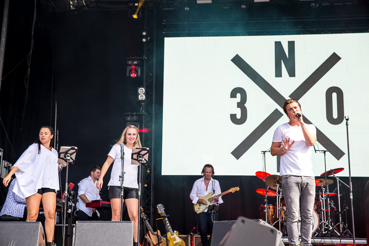 Niels Destadsbader @ Antwerp Pride Closing Festival, picture 8, photographed by Marc Verdonck - FrontView Magazine