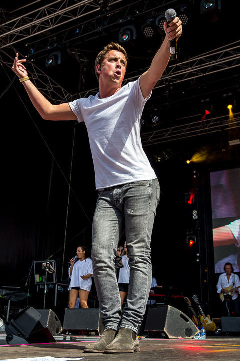 Niels Destadsbader @ Antwerp Pride Closing Festival, picture 10, photographed by Marc Verdonck - FrontView Magazine