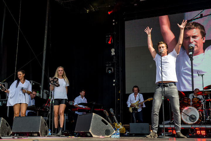 Niels Destadsbader @ Antwerp Pride Closing Festival, picture 11, photographed by Marc Verdonck - FrontView Magazine