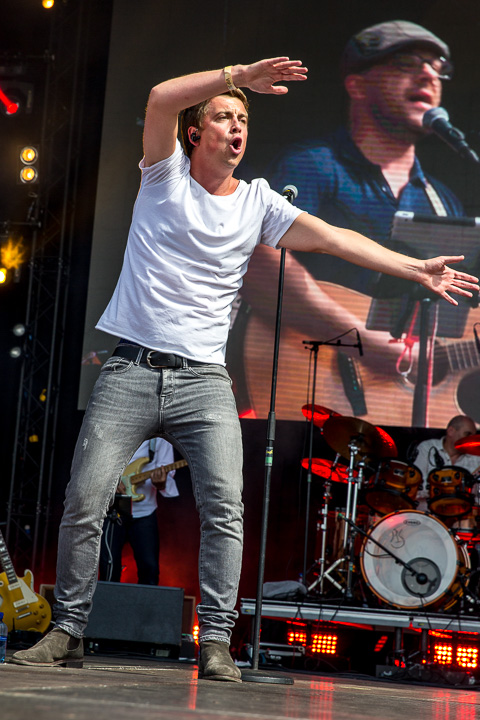 Niels Destadsbader @ Antwerp Pride Closing Festival, picture 12, photographed by Marc Verdonck - FrontView Magazine