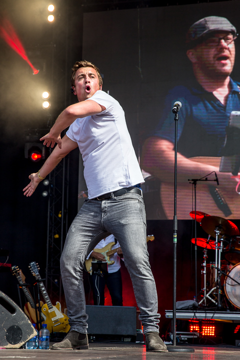 Niels Destadsbader @ Antwerp Pride Closing Festival, picture 14, photographed by Marc Verdonck - FrontView Magazine