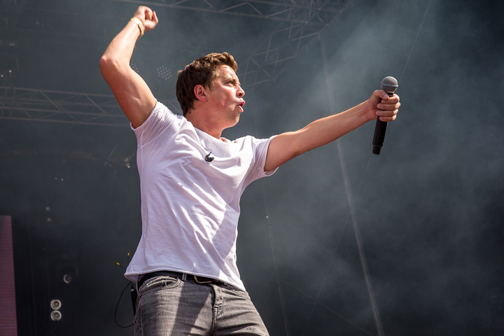 Niels Destadsbader @ Antwerp Pride Closing Festival, picture 22, photographed by Marc Verdonck - FrontView Magazine