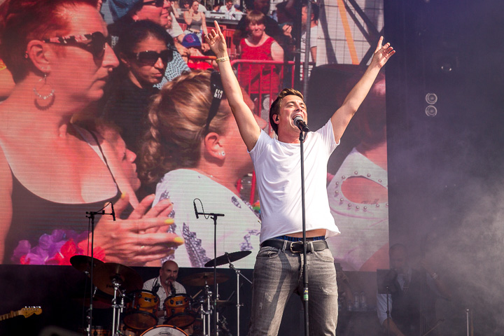 Niels Destadsbader @ Antwerp Pride Closing Festival, picture 26, photographed by Marc Verdonck - FrontView Magazine