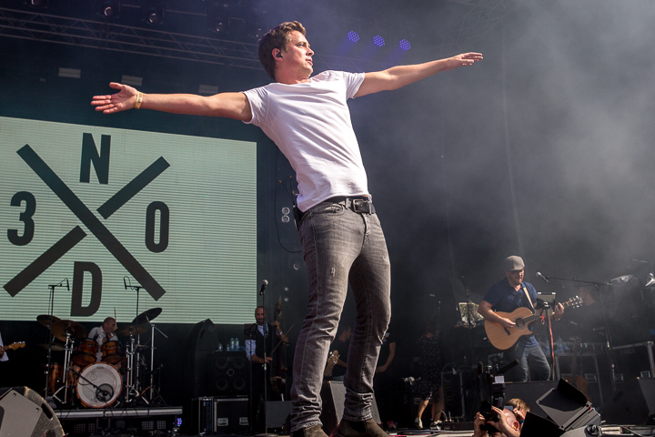 Niels Destadsbader @ Antwerp Pride Closing Festival, picture 27, photographed by Marc Verdonck - FrontView Magazine