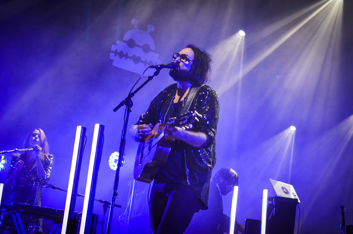 Blaudzun @ Lowlands 2018, picture 1, photographed by Jordy Van Driessche - FrontView Magazine