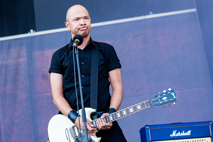 Danko Jones @ Summer Breeze, foto 8, foto's door Dorien Goetschalckx - FrontView Magazine