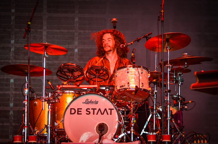 De Staat @ Lowlands 2018, picture 1, photographed by Jordy Van Driessche - FrontView Magazine
