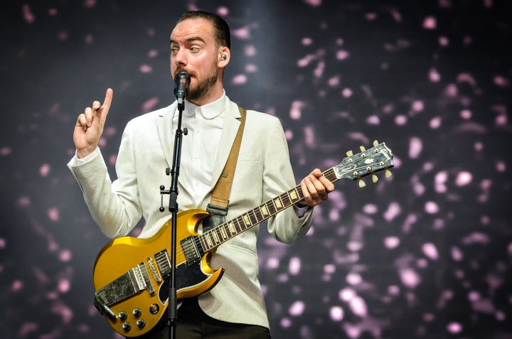 De Staat @ Lowlands 2018, picture 9, photographed by Jordy Van Driessche - FrontView Magazine