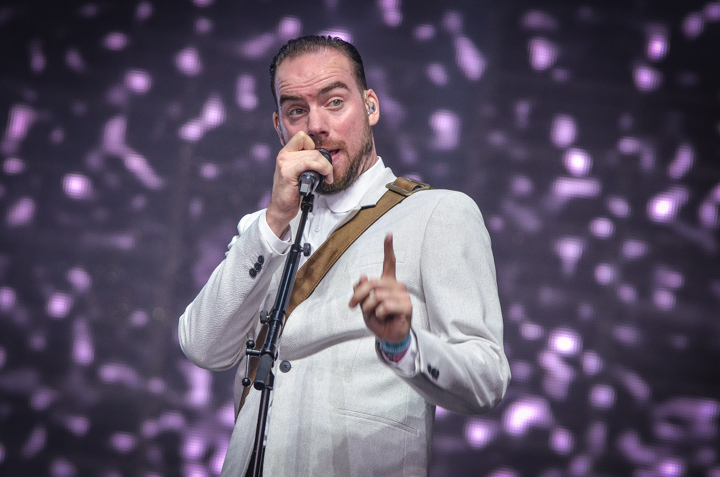 De Staat @ Lowlands 2018, picture 10, photographed by Jordy Van Driessche - FrontView Magazine