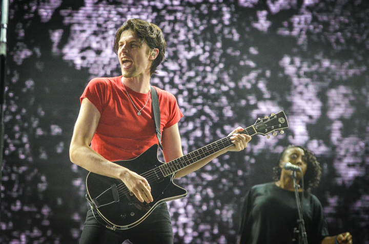 James Bay @ Lowlands 2018, foto 1, foto's door Jordy Van Driessche - FrontView Magazine