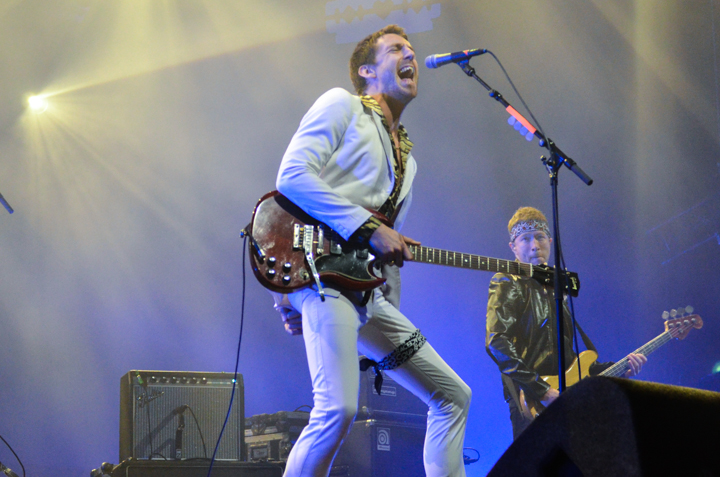 Miles Kane @ Lowlands 2018, picture 5, photographed by Jordy Van Driessche - FrontView Magazine