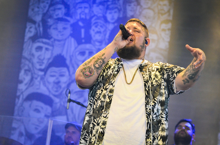 Rag'n'Bone man @ Lowlands 2018, foto 11, foto's door Jordy Van Driessche - FrontView Magazine