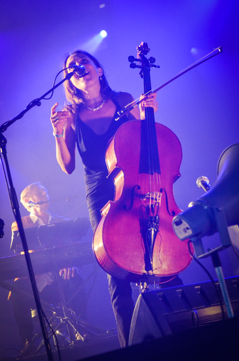 Spinvis @ Lowlands 2018, picture 5, photographed by Jordy Van Driessche - FrontView Magazine