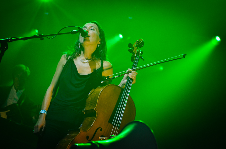 Spinvis @ Lowlands 2018, picture 11, photographed by Jordy Van Driessche - FrontView Magazine