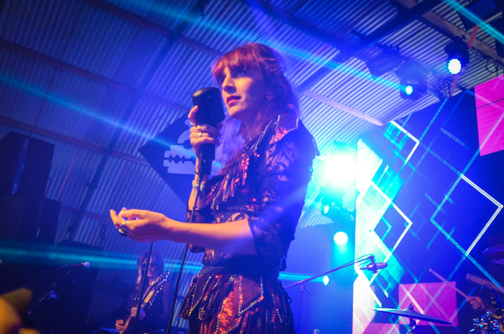 Thunderpussy @ Lowlands 2018, picture 4, photographed by Jordy Van Driessche - FrontView Magazine