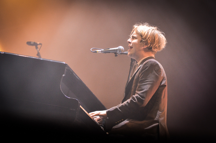 Tom Odell @ Lowlands 2018, picture 1, photographed by Jordy Van Driessche - FrontView Magazine