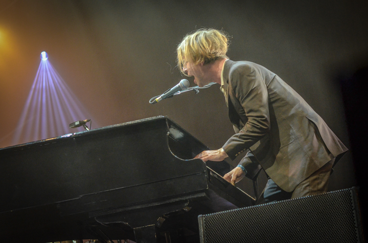 Tom Odell @ Lowlands 2018, picture 8, photographed by Jordy Van Driessche - FrontView Magazine