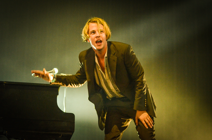 Tom Odell @ Lowlands 2018, picture 11, photographed by Jordy Van Driessche - FrontView Magazine