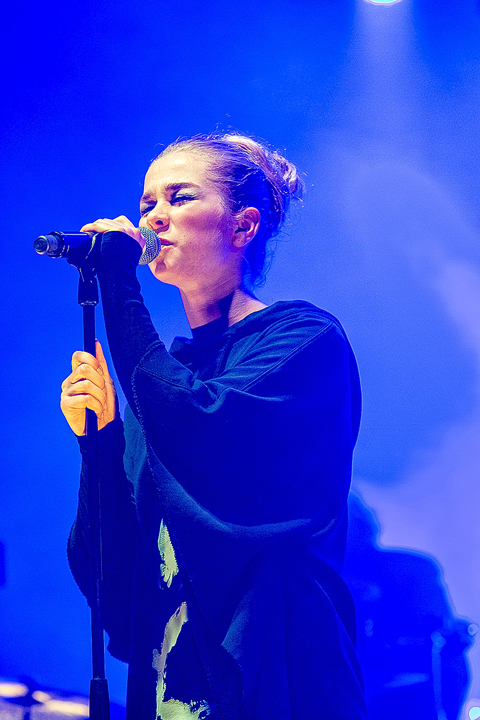 Hooverphonic @ Crammerock 2018, picture 6, photographed by Edwin Houdevelt - FrontView Magazine