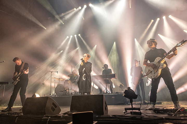 Hooverphonic @ Crammerock 2018, picture 27, photographed by Edwin Houdevelt - FrontView Magazine
