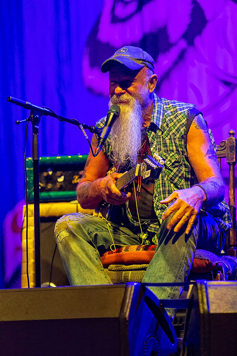 Seasick Steve @ Crammerock 2018, picture 19, photographed by Edwin Houdevelt - FrontView Magazine