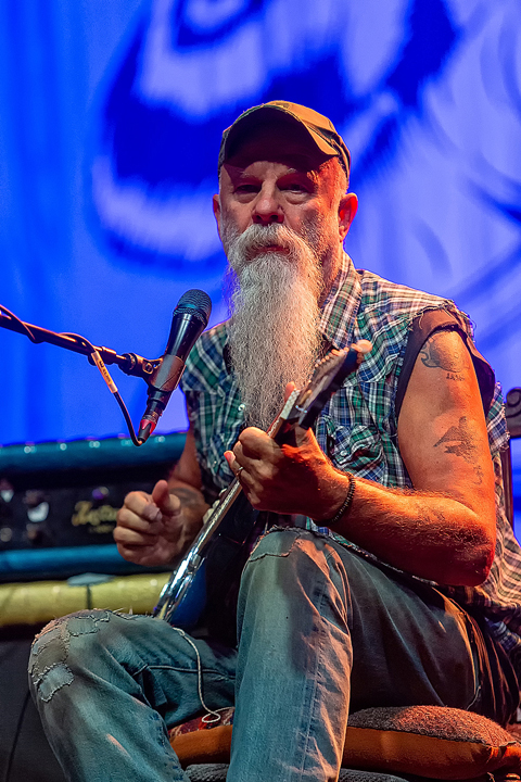 Seasick Steve @ Crammerock 2018, picture 22, photographed by Edwin Houdevelt - FrontView Magazine