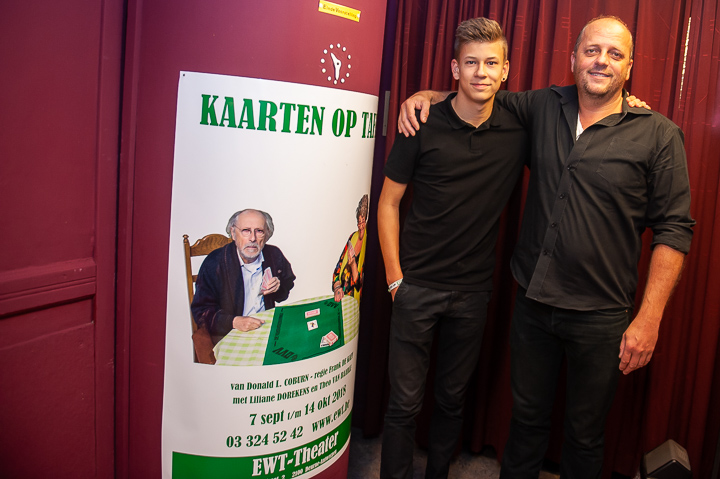 Première De Kaarten Op Tafel @ EWT-theater, picture 8, photographed by Dimitri Vanlommel - FrontView Magazine