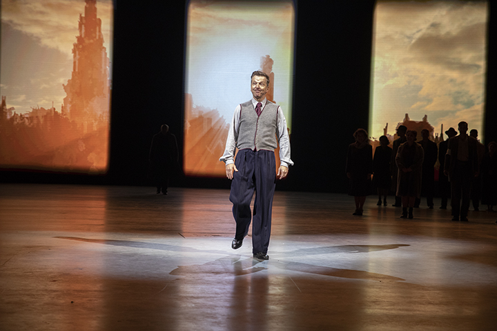 Persmoment première spektakel-musical 40-45 @ Studio100 pop-up theater, picture 5, photographed by dirk janssens - FrontView Magazine