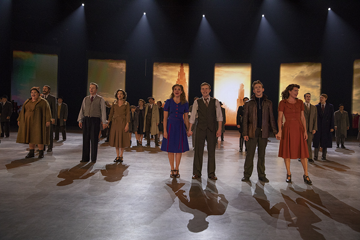 Persmoment première spektakel-musical 40-45 @ Studio100 pop-up theater, picture 11, photographed by dirk janssens - FrontView Magazine