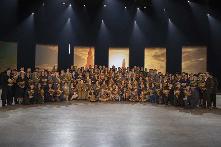Persmoment première spektakel-musical 40-45 @ Studio100 pop-up theater, picture 20, photographed by dirk janssens - FrontView Magazine