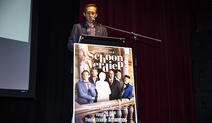 An Nelissen wordt burgemeester in 't Schoon Verdiep @ Theater Elckerlyc, picture 1, photographed by dirk janssens - FrontView Magazine