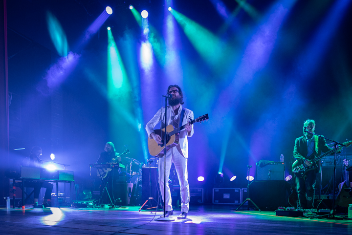 Father John Misty & Bedouine @ De Roma, picture 10, photographed by Myra Segers - FrontView Magazine