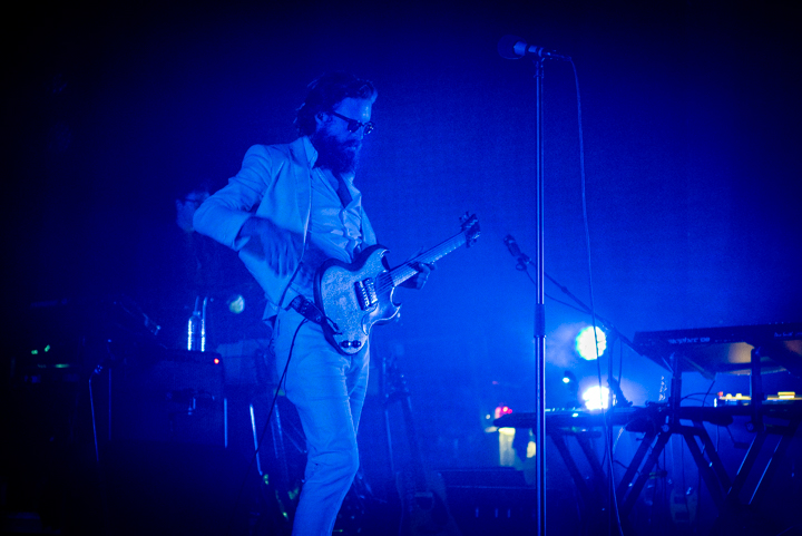 Father John Misty & Bedouine @ De Roma, picture 12, photographed by Myra Segers - FrontView Magazine