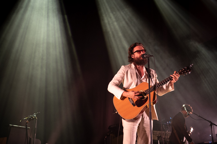 Father John Misty & Bedouine @ De Roma, picture 13, photographed by Myra Segers - FrontView Magazine