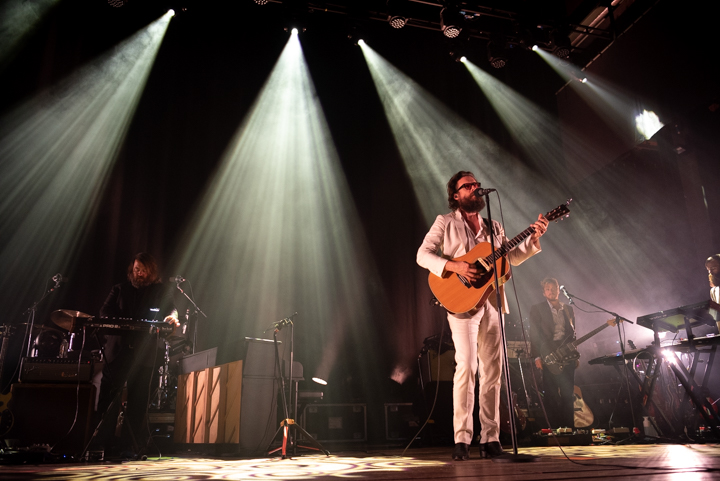 Father John Misty & Bedouine @ De Roma, picture 14, photographed by Myra Segers - FrontView Magazine