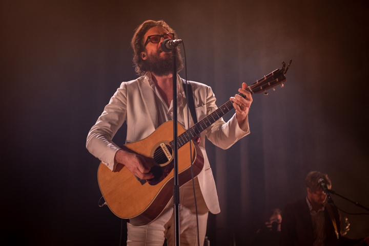Father John Misty & Bedouine @ De Roma, picture 18, photographed by Myra Segers - FrontView Magazine