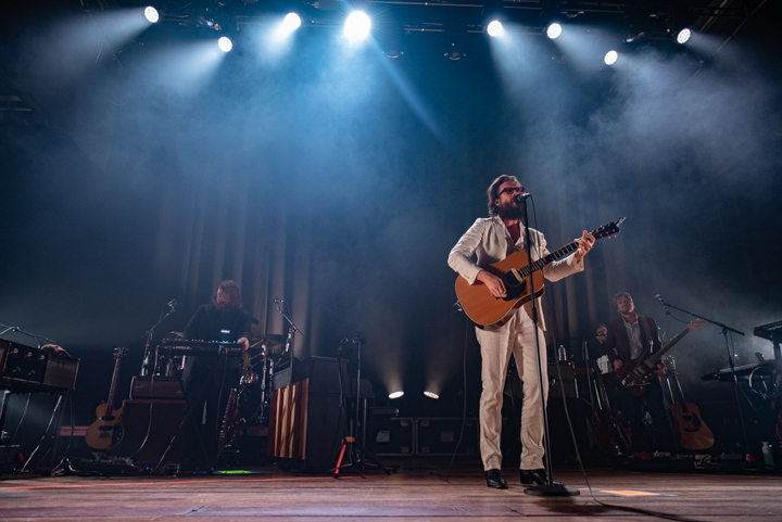 Father John Misty & Bedouine @ De Roma, picture 19, photographed by Myra Segers - FrontView Magazine