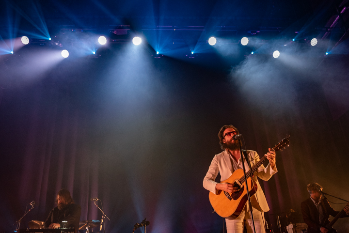Father John Misty & Bedouine @ De Roma, picture 20, photographed by Myra Segers - FrontView Magazine