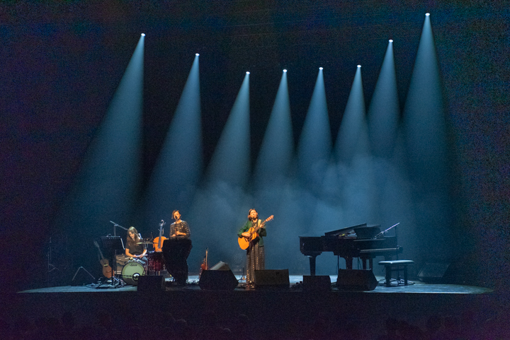 Alela Diane @ Het Depot, picture 3, photographed by Myra Segers - FrontView Magazine