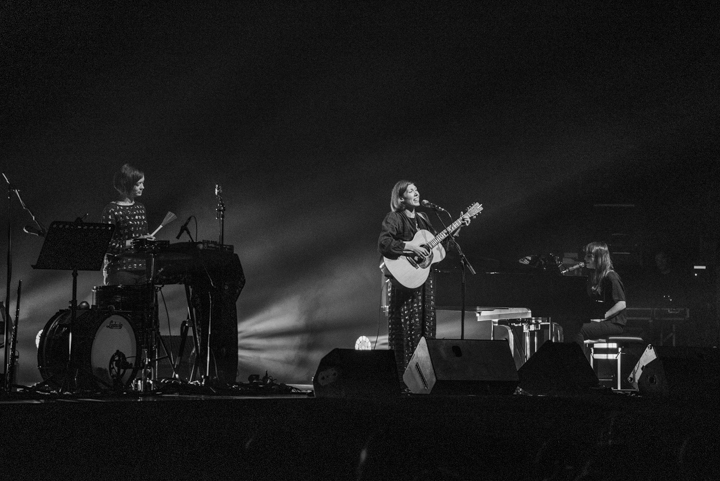 Alela Diane @ Het Depot, picture 7, photographed by Myra Segers - FrontView Magazine