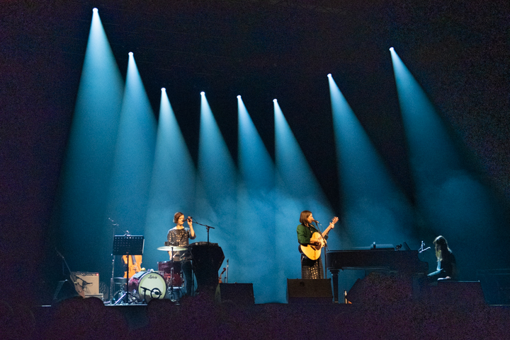 Alela Diane @ Het Depot, picture 11, photographed by Myra Segers - FrontView Magazine