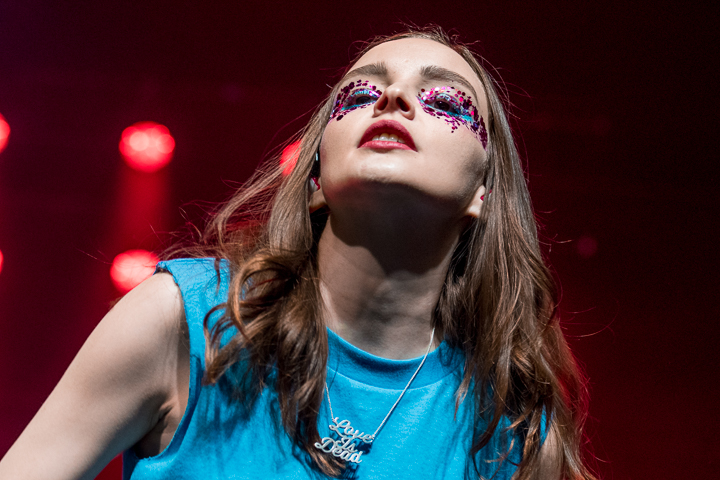 CHVRCHES @ Ancienne Belgique, picture 10, photographed by Erwin Evrard - FrontView Magazine