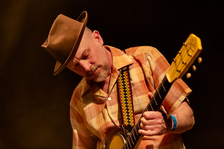 Vapors of Morphine @ De Casino, picture 4, photographed by Chris Lippens - FrontView Magazine