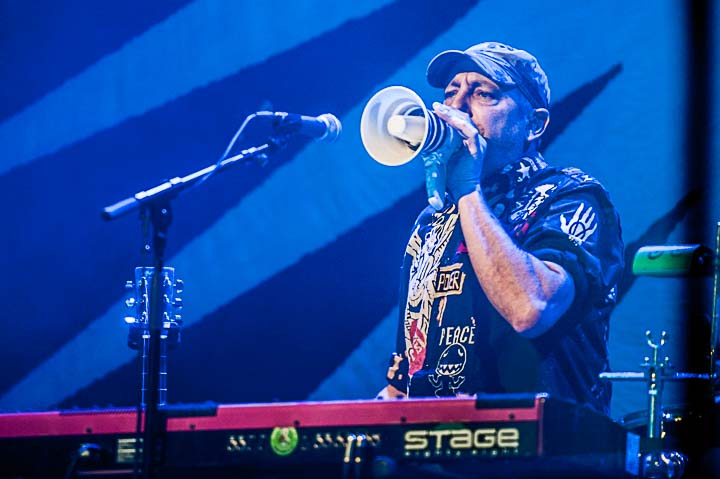 Levellers @ De Roma, picture 4, photographed by Gert Daemen - FrontView Magazine