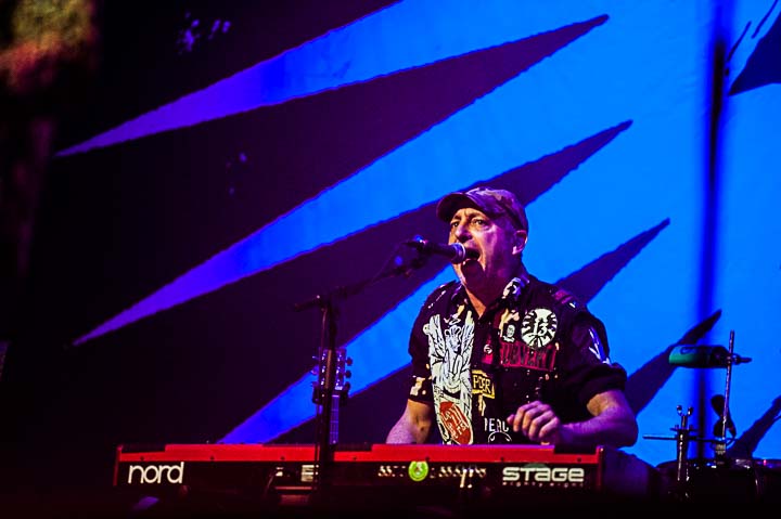 Levellers @ De Roma, picture 6, photographed by Gert Daemen - FrontView Magazine
