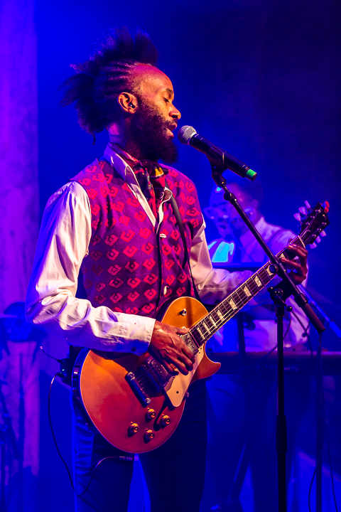 Fantastic Negrito @ De Roma, picture 2, photographed by Chris Lippens - FrontView Magazine